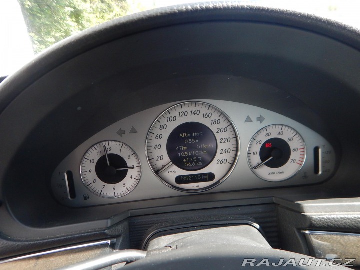 Mercedes-Benz E E 240, AUTOMAT, DIGIKLIMA 2002