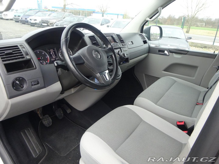 Volkswagen Caravelle 2.0TDI 9 MÍST 2010