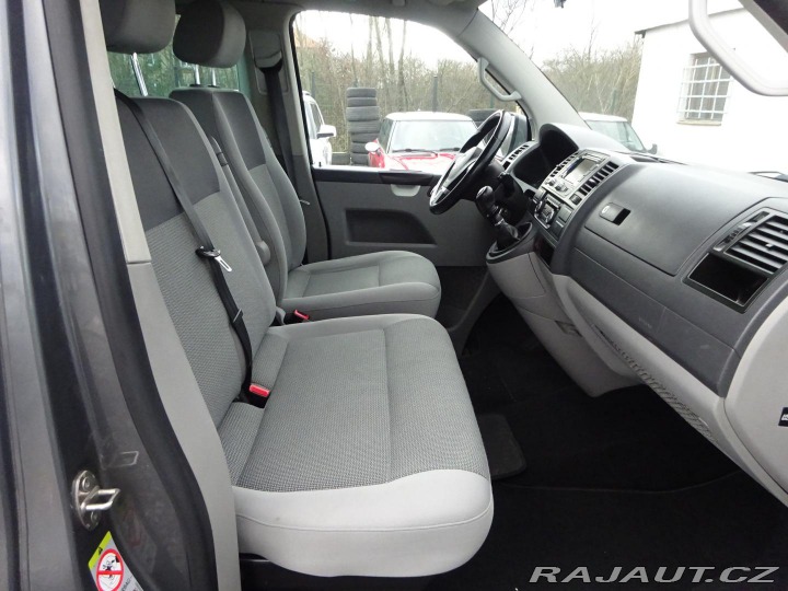 Volkswagen Caravelle 2.0TDI 9 MÍST 2010