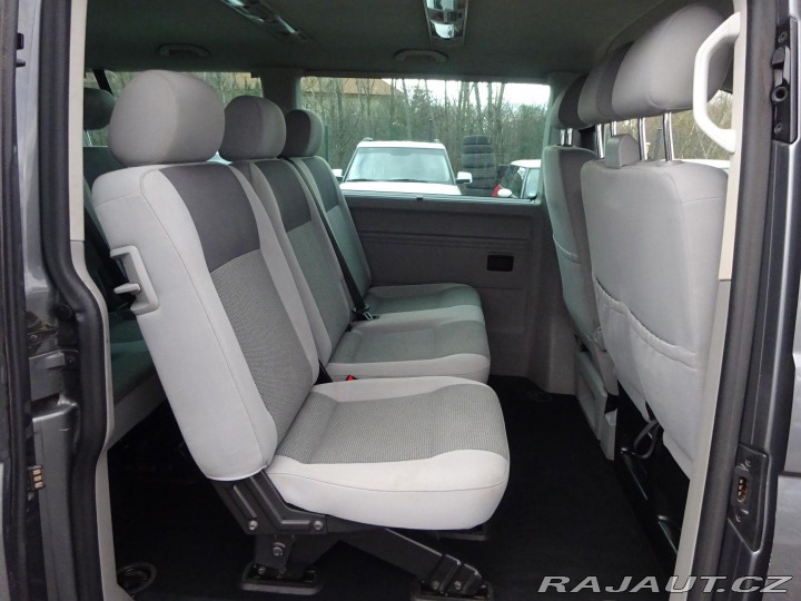 Volkswagen Caravelle 2.0TDI 9 MÍST 2010