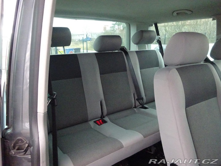 Volkswagen Caravelle 2.0TDI 9 MÍST 2010
