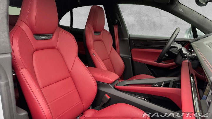 Porsche Macan Turbo 2024