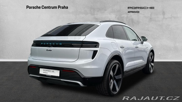 Porsche Macan Turbo 2024