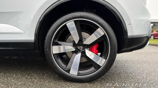 Porsche Macan Turbo 2024