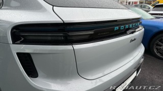 Porsche Macan Turbo 2024