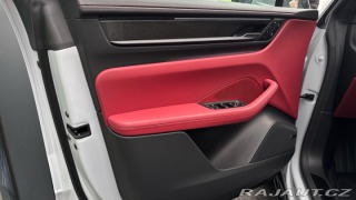 Porsche Macan Turbo 2024