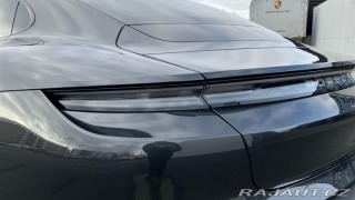Porsche Taycan  2025