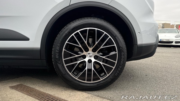 Porsche Macan 2025