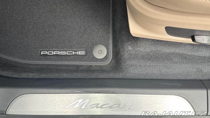Porsche Macan 2025