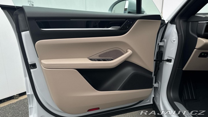 Porsche Macan 2025