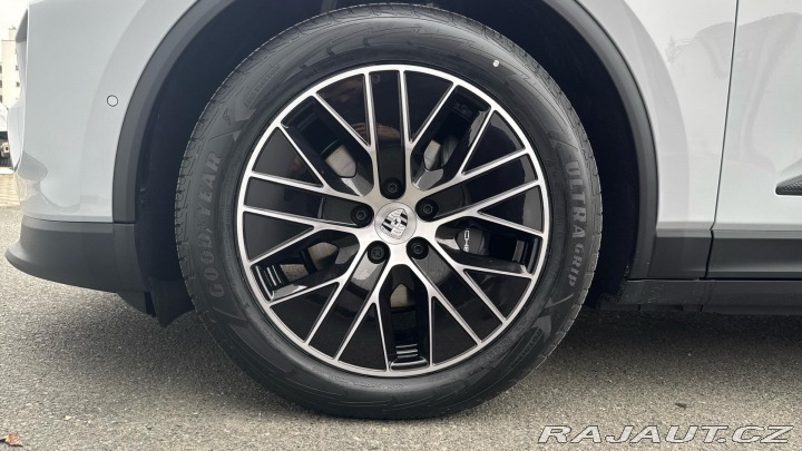 Porsche Macan 2025