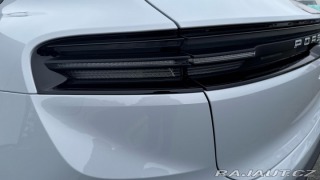 Porsche Macan  2025