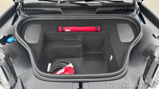 Porsche Macan  2025