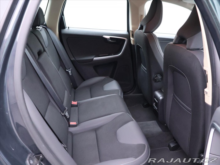 Volvo XC60 2,0 D4 120kW DrivE Moment 2010