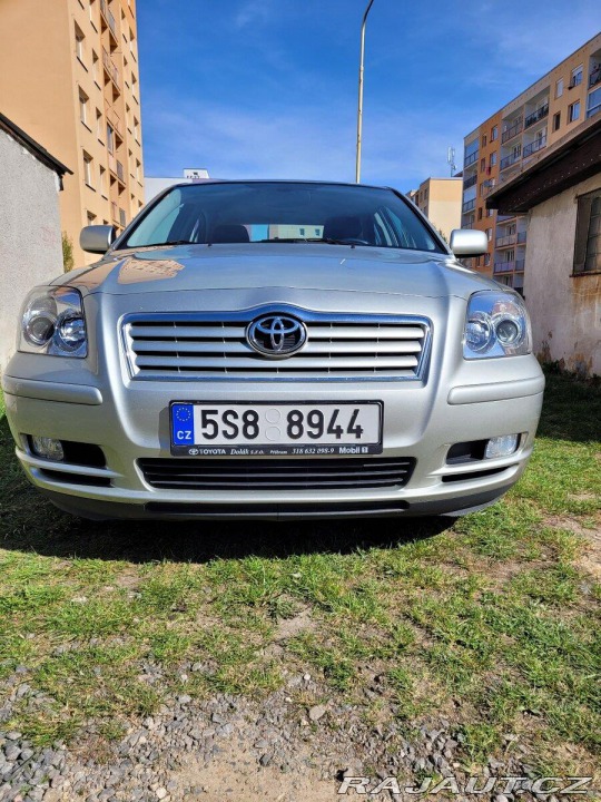 Toyota Avensis 1,8 garážovaná TOYOTA A 2005