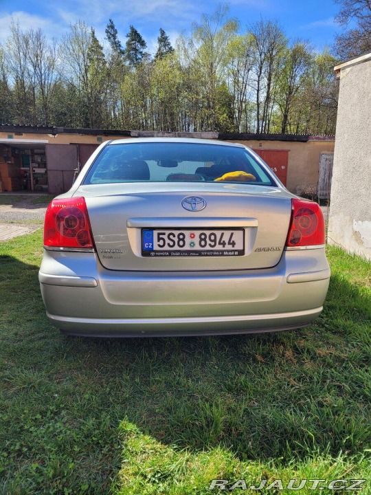 Toyota Avensis 1,8 garážovaná TOYOTA A 2005