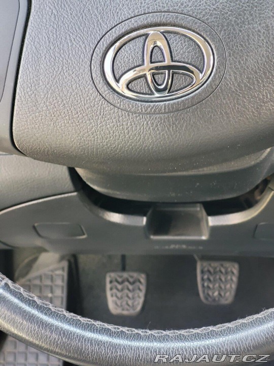 Toyota Avensis 1,8 garážovaná TOYOTA A 2005