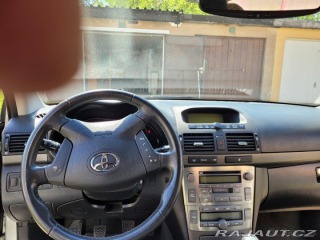 Toyota Avensis 1,8 garážovaná TOYOTA A 2005