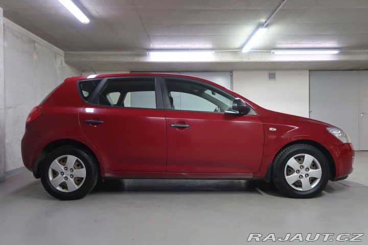 Kia Ceed 1.4i,CZ,manuál 2009