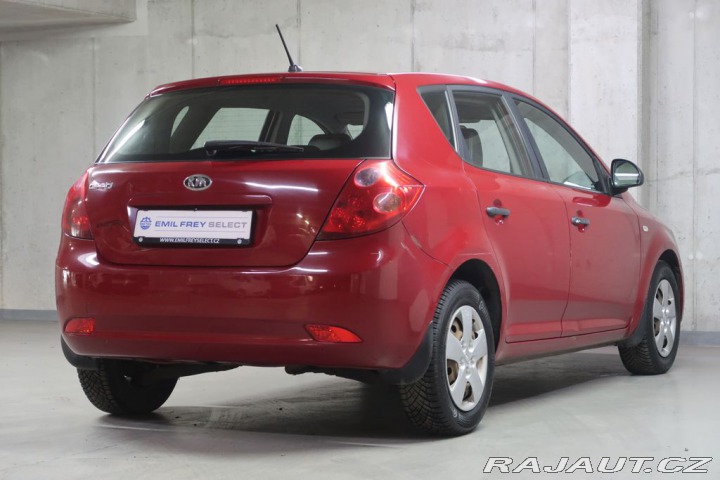 Kia Ceed 1.4i,CZ,manuál 2009