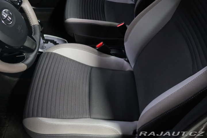 Toyota Yaris 1.5Hybrid,CZ,1Maj,Selecti 2018