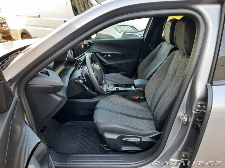 Peugeot 2008 ALLURE 1,2 PT 130k EAT8 2024