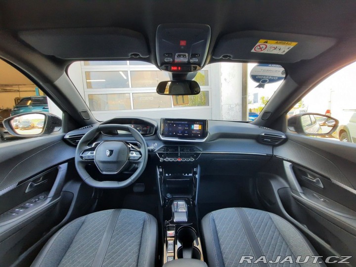 Peugeot 2008 ALLURE 1,2 PT 130k EAT8 2024