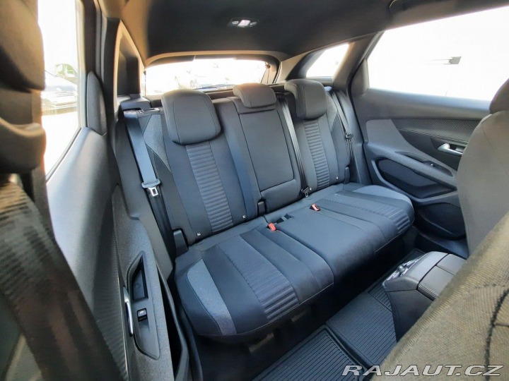 Peugeot 3008 ACTIVE PACK 1,2PT 130k EA 2024