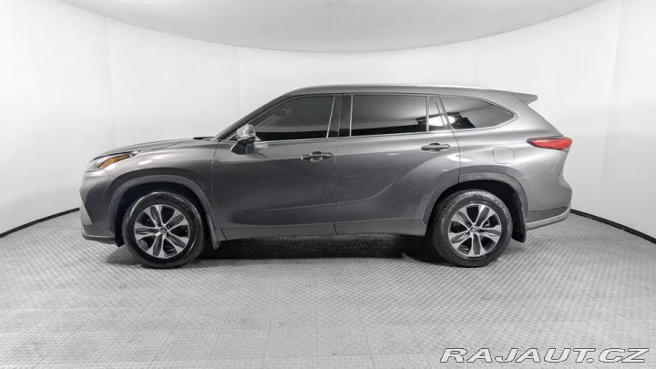 Toyota Highlander XLE AWD 3.5V6 2021