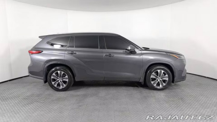 Toyota Highlander XLE AWD 3.5V6 2021
