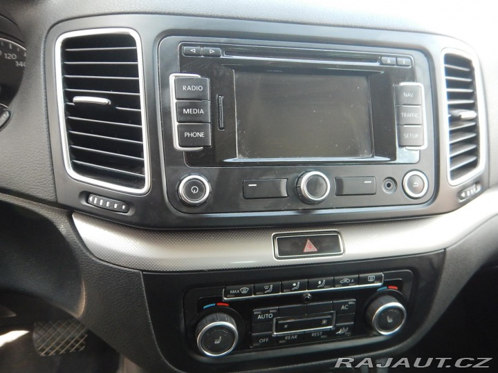 Volkswagen Sharan 2.0 TDI, DSG, 7 MÍST 2011