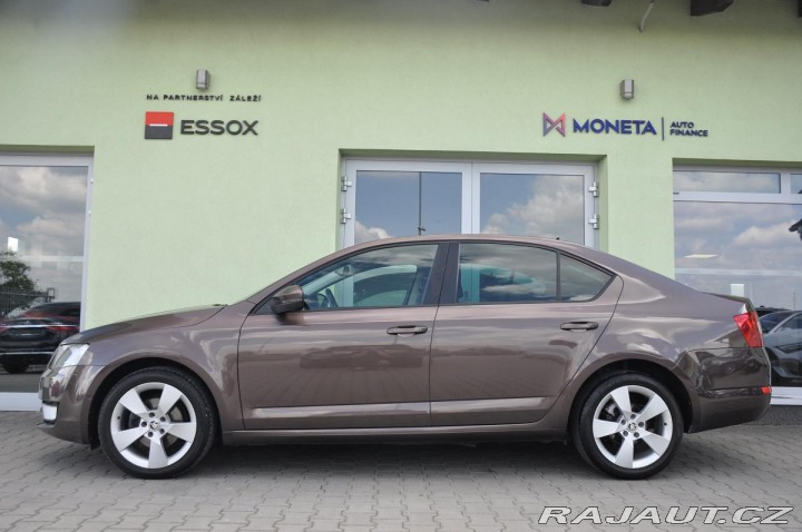 Škoda Octavia 2,0TDI STYLE DSG ACC Zadá 2013