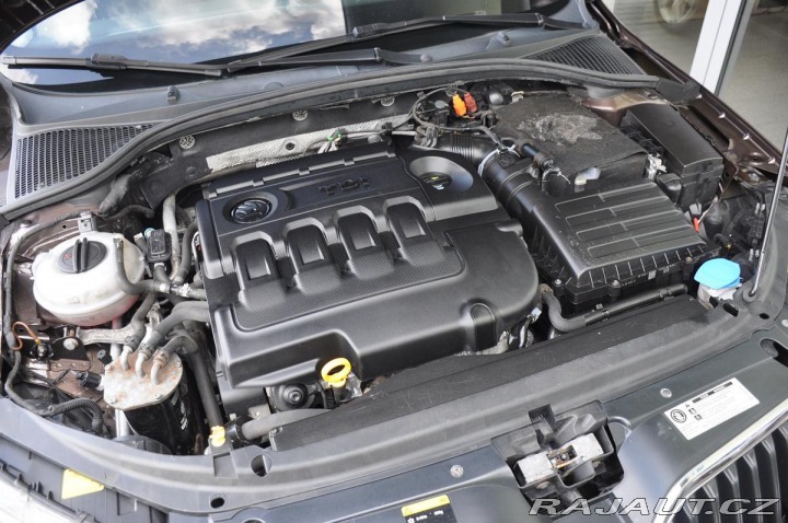 Škoda Octavia 2,0TDI STYLE DSG ACC NAVI 2013