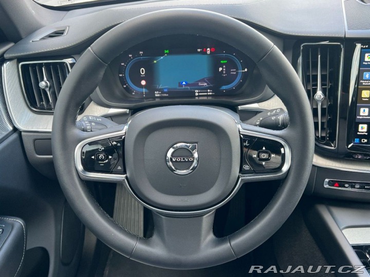 Volvo XC60 2022