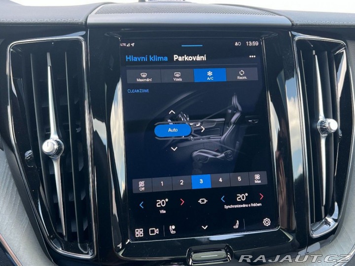 Volvo XC60 2022