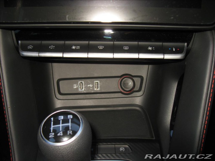 MG ZS 1,5 DVVT 106PS Essential 2023