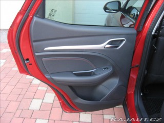 MG ZS 1,5 DVVT 106PS  Essential 2023