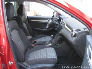 MG ZS 1,5 DVVT 106PS  Essential 2023