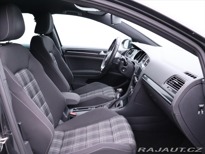Volkswagen Golf 2,0 GTD 135 KW XE Serv.Kn 2015