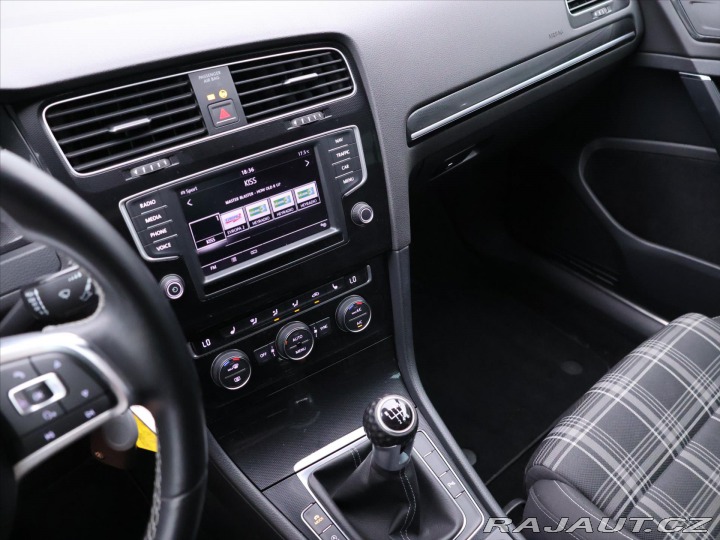 Volkswagen Golf 2,0 GTD 135kW Serv.Kniha 2015