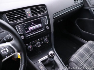 Volkswagen Golf 2,0 GTD 135 KW XE Serv.Kn 2015