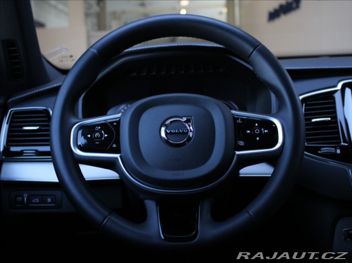 Volvo XC90 2,0 T8R 455koní 7.míst EL 2022