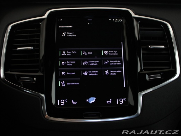 Volvo XC90 2,0 T8R 455koní 7.míst EL 2022