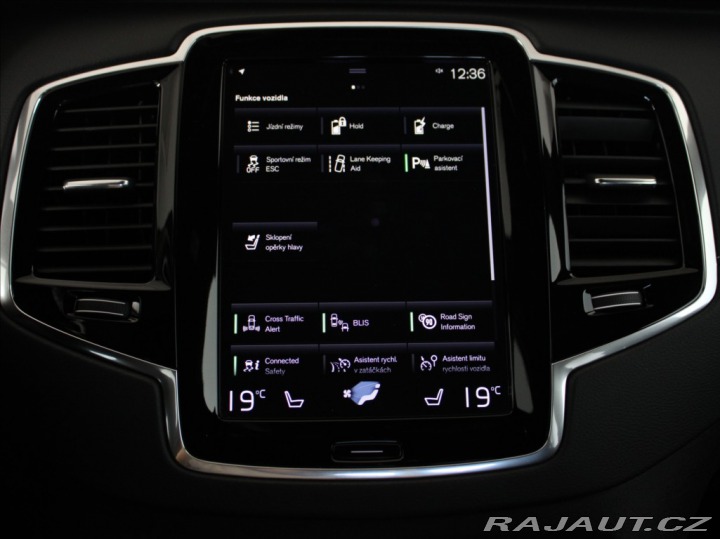 Volvo XC90 2,0 T8R 455koní 7.míst EL 2022
