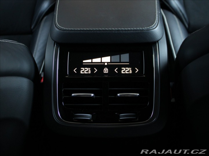 Volvo XC90 2,0 T8R 455koní 7.míst EL 2022