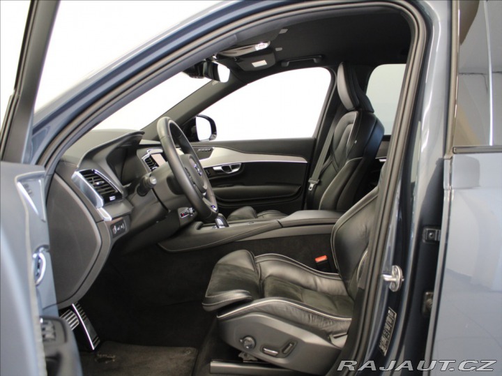 Volvo XC90 2,0 T8R 455koní 7.míst EL 2022