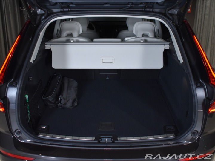 Volvo XC60 2,0 B5 AWD Plus Dark 2024