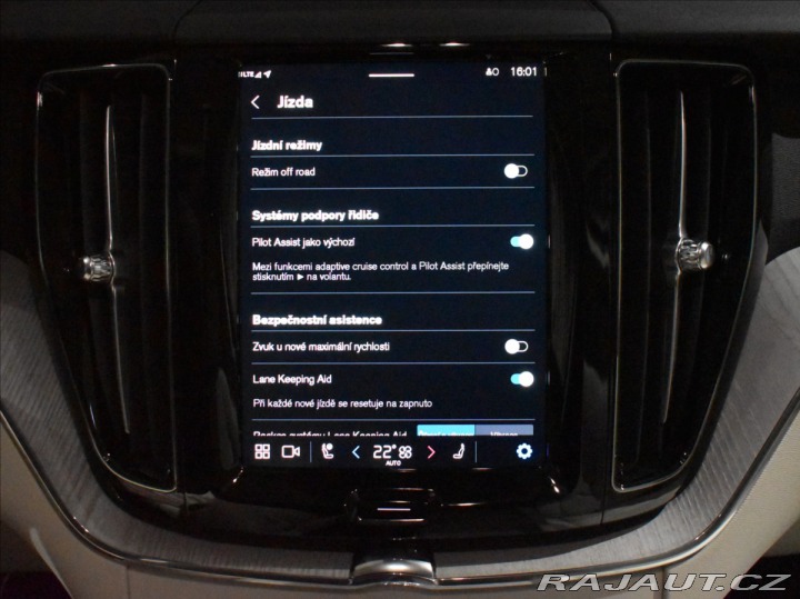 Volvo XC60 2,0 B5 AWD Plus Dark 2024