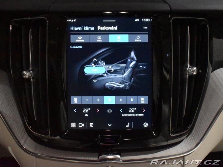 Volvo XC60 2,0 B5 AWD Plus Dark 2024
