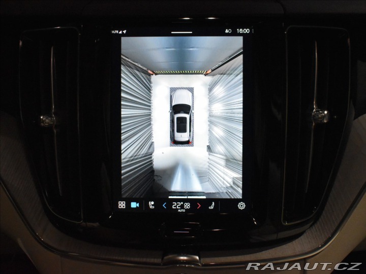 Volvo XC60 2,0 B5 AWD Plus Dark 2024